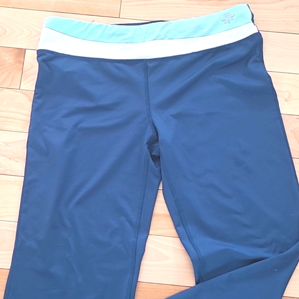 Yoga pants by tek